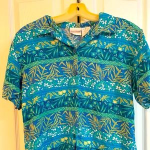 Ladies Hawaiian blouse size medium